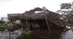 Aide pour rénover ma maison détruit par le cyclone Gevani a Madagascar 